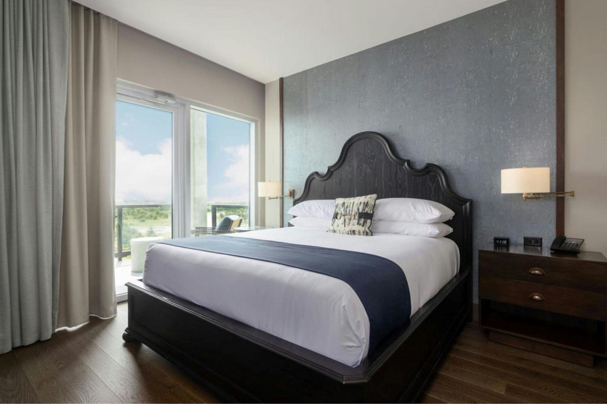 The Stella Hotel, Autograph Collection Bryan Ngoại thất bức ảnh